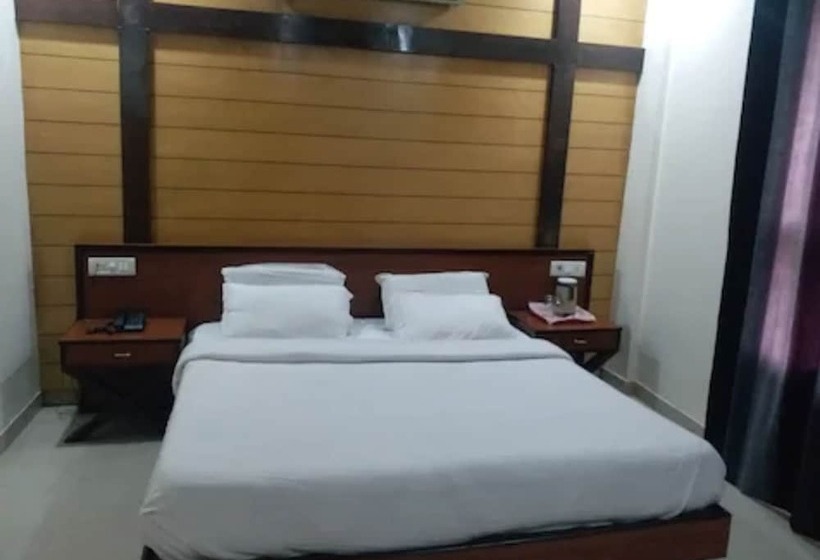 בית מלון כפרי Goroomgo Gc Regency Ambala