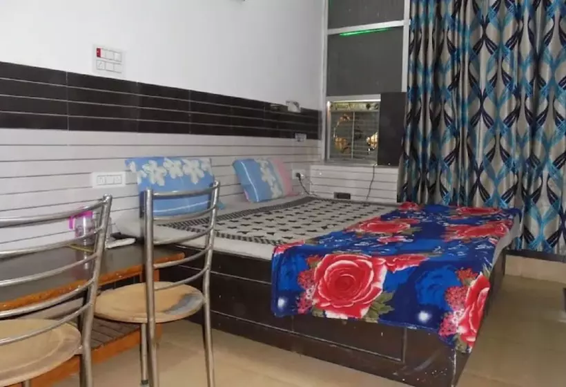 Hotelli Goroomgo Labh Mahal Meerut