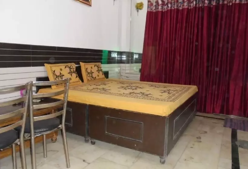 Hotelli Goroomgo Labh Mahal Meerut