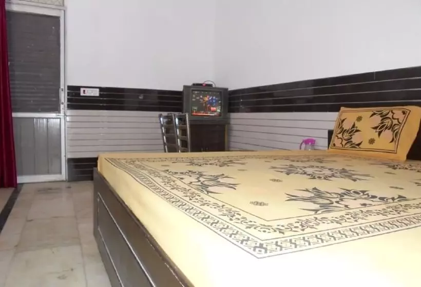 Hotelli Goroomgo Labh Mahal Meerut