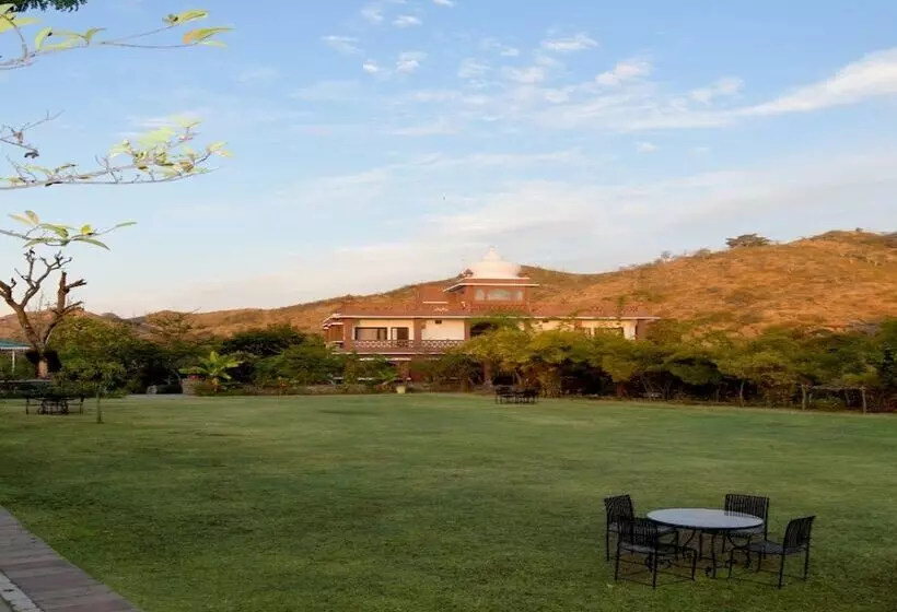 ホテル The Sky Imperial Kumbhalmer Resort