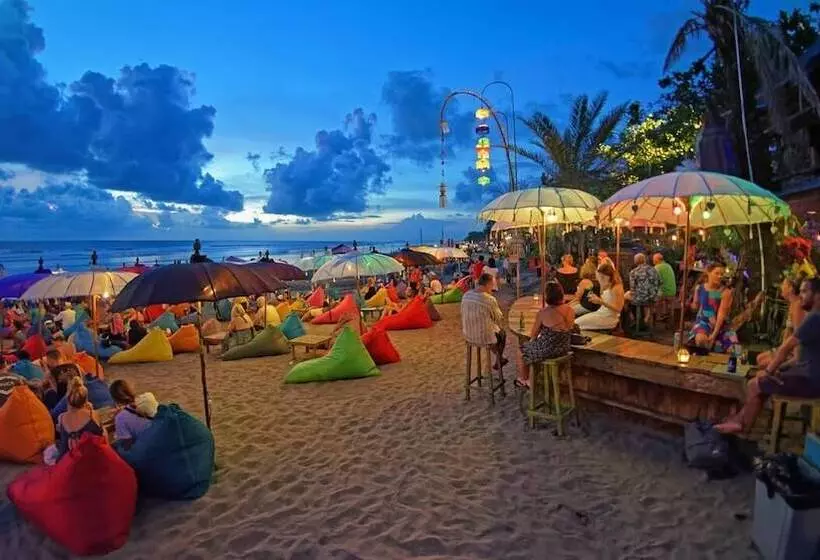 Hotelli Villa Daun 3 Canggu By Premier Hospitality Asia