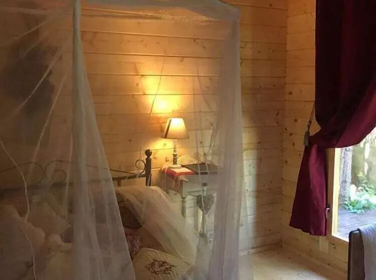 La Cabane Romantique Et Sa Balneotherapie