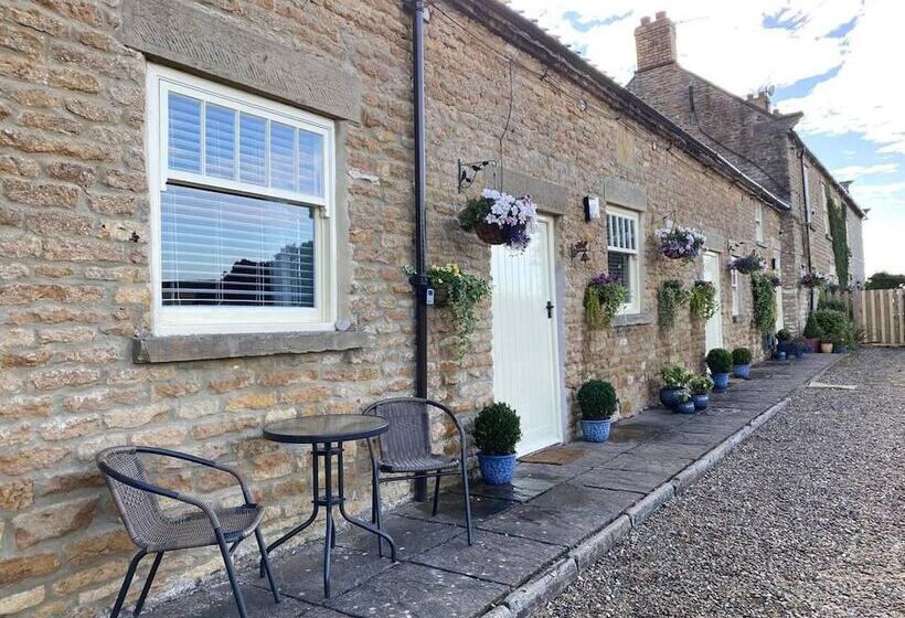 Luxury, Self Contained Country Cottage With View