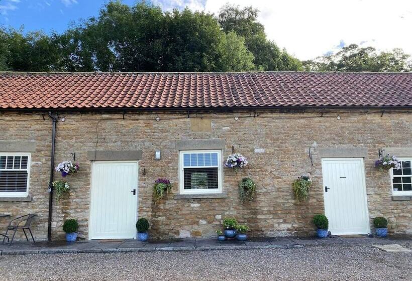 Luxury, Self Contained Country Cottage With View