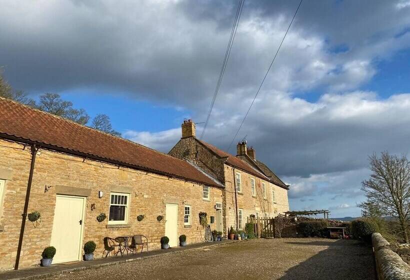 Luxury, Self Contained Country Cottage With View
