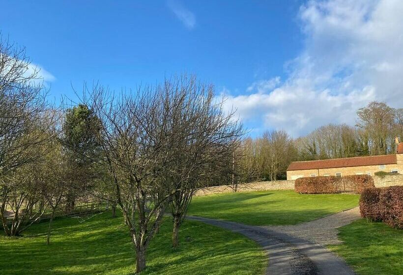 Luxury, Self Contained Country Cottage With View