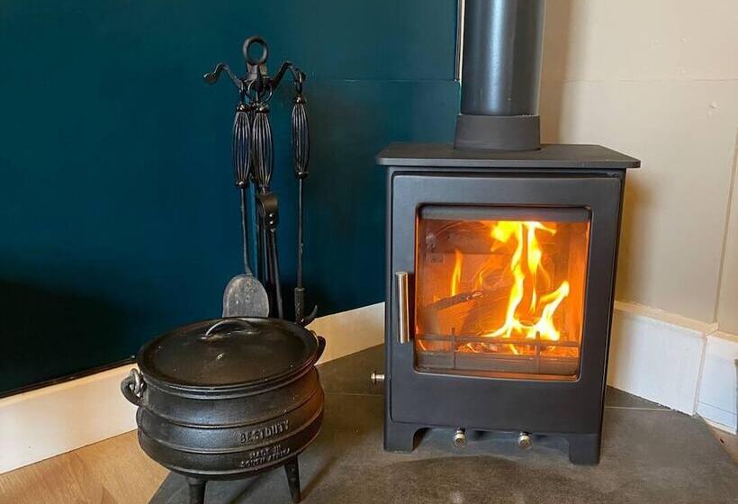 Luxury, Self Contained Country Cottage With View