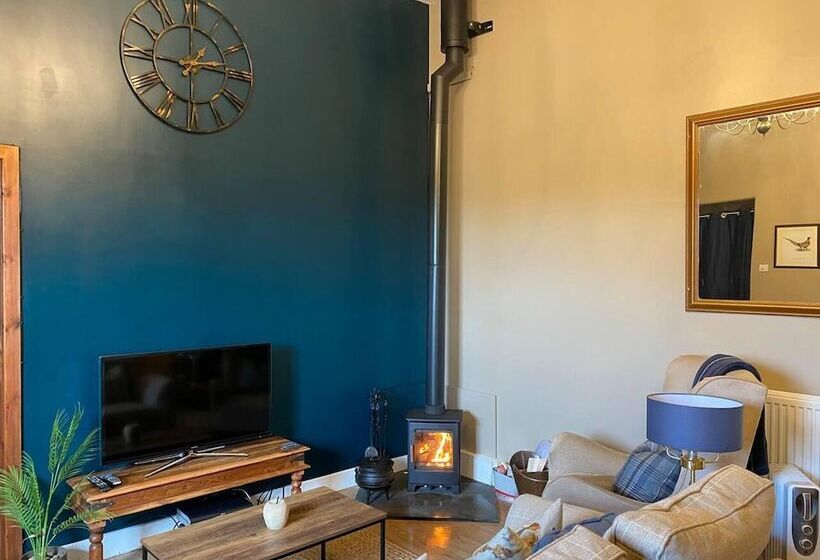 Luxury, Self Contained Country Cottage With View