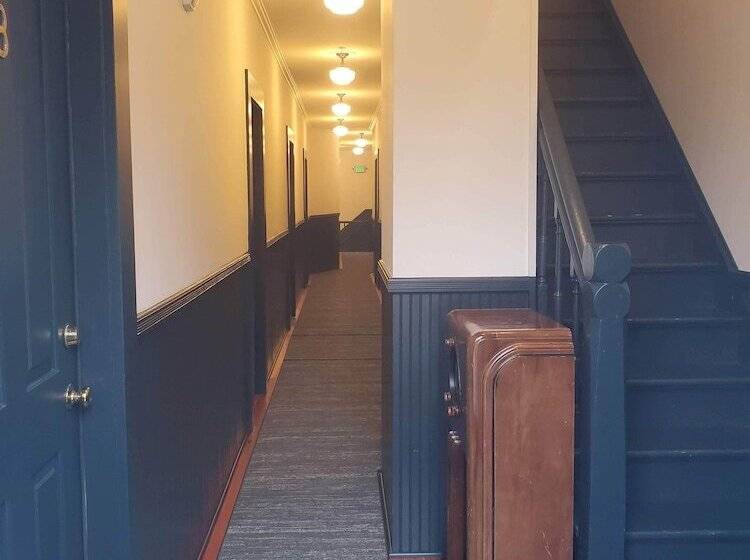 펜션 Bush House Inn