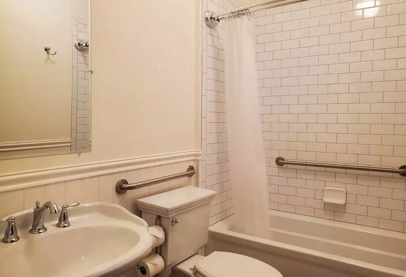 Majatalo Bush House Inn