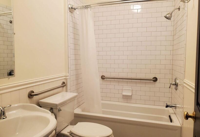 펜션 Bush House Inn