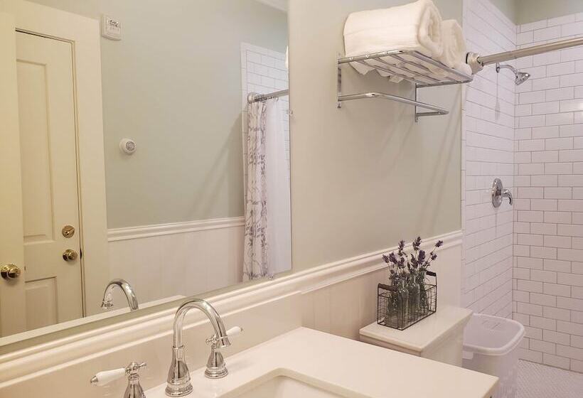 펜션 Bush House Inn