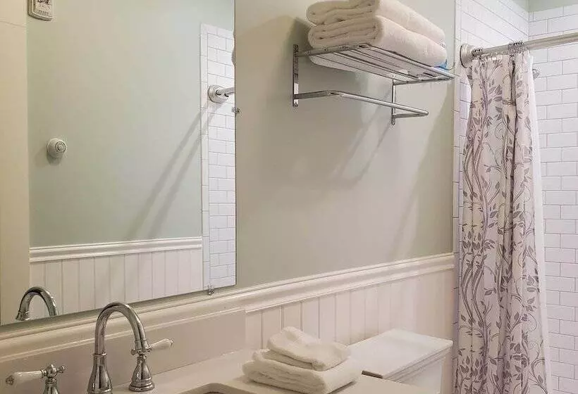 Majatalo Bush House Inn