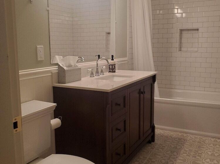 펜션 Bush House Inn