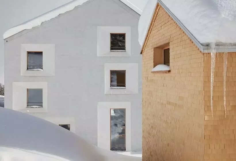 Majatalo Pensiun Laresch