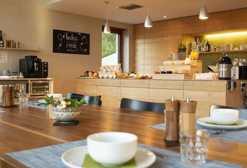 Majatalo Pensiun Laresch