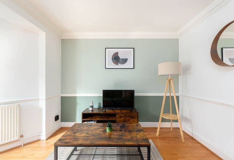 پانسیون The Goldhawk Road Collection