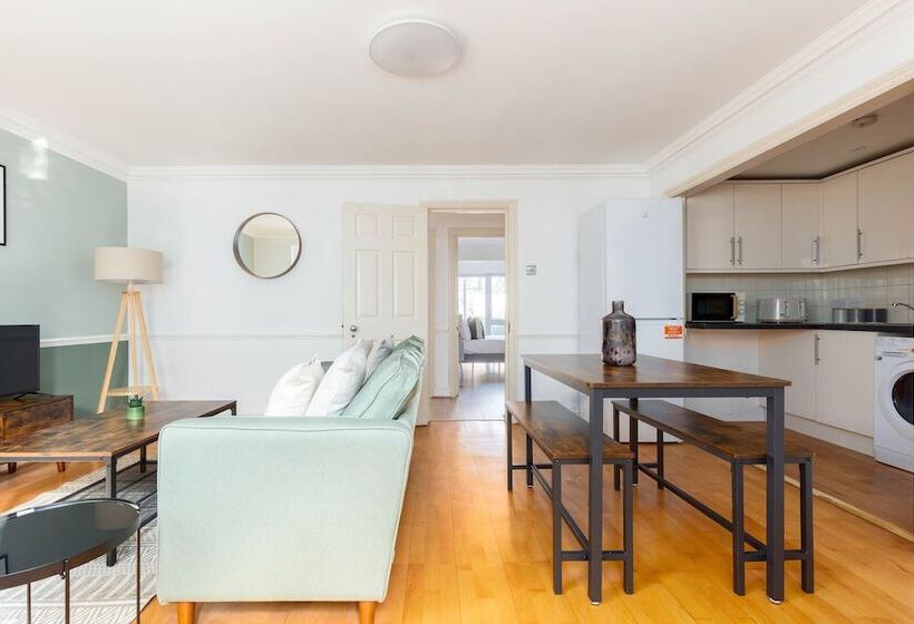 پانسیون The Goldhawk Road Collection