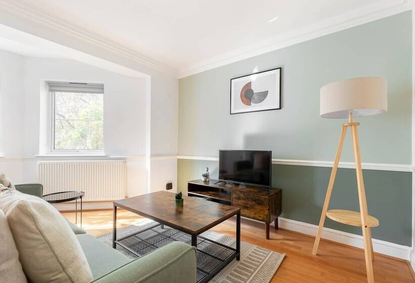 پانسیون The Goldhawk Road Collection