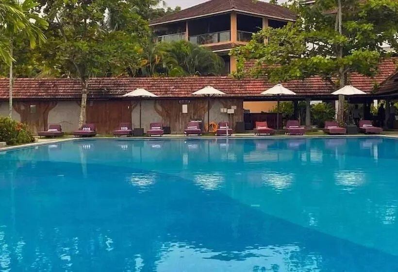 Plumeria Lake Resort & Spa