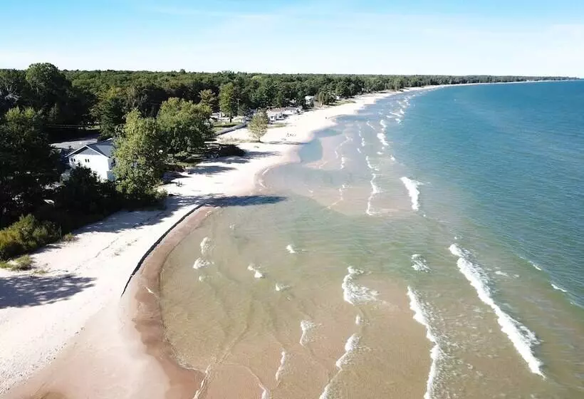 Beach Club Of Oscoda Cottages