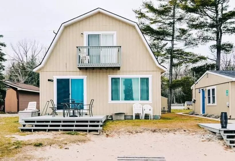 Beach Club Of Oscoda Cottages