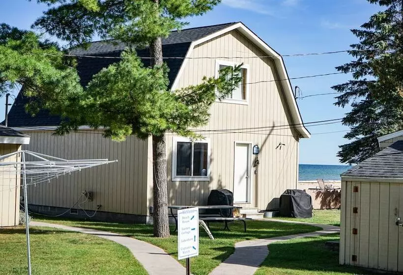 Beach Club Of Oscoda Cottages