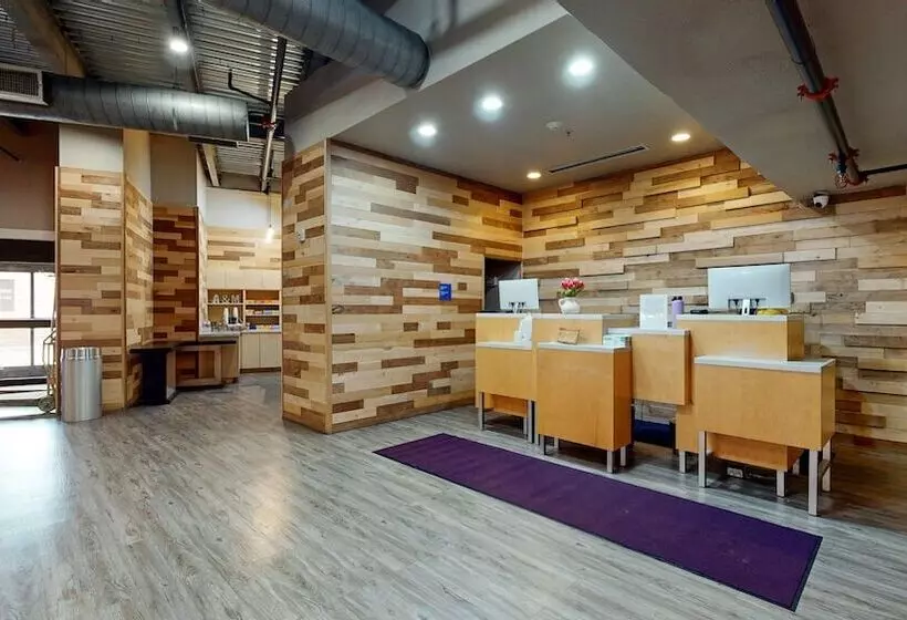 هتل Aggieland Boutique