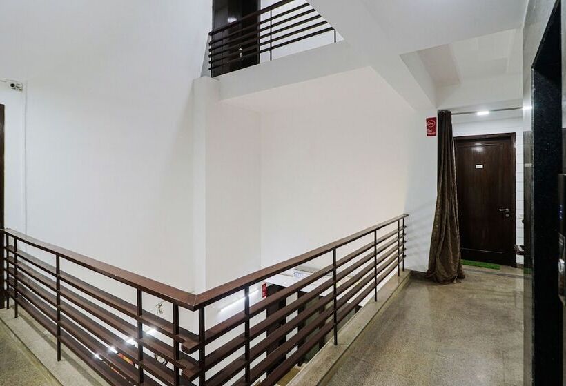 Отель Dreamz Hospitality 2