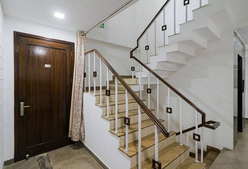 Отель Dreamz Hospitality 2