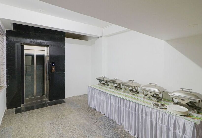 Отель Dreamz Hospitality 2