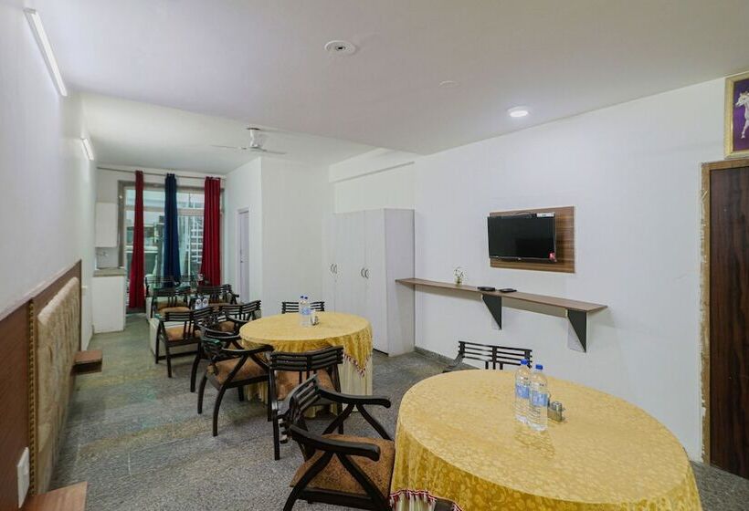 Отель Dreamz Hospitality 2