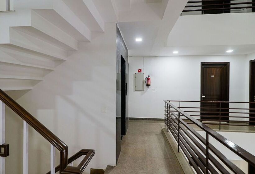 Отель Dreamz Hospitality 2