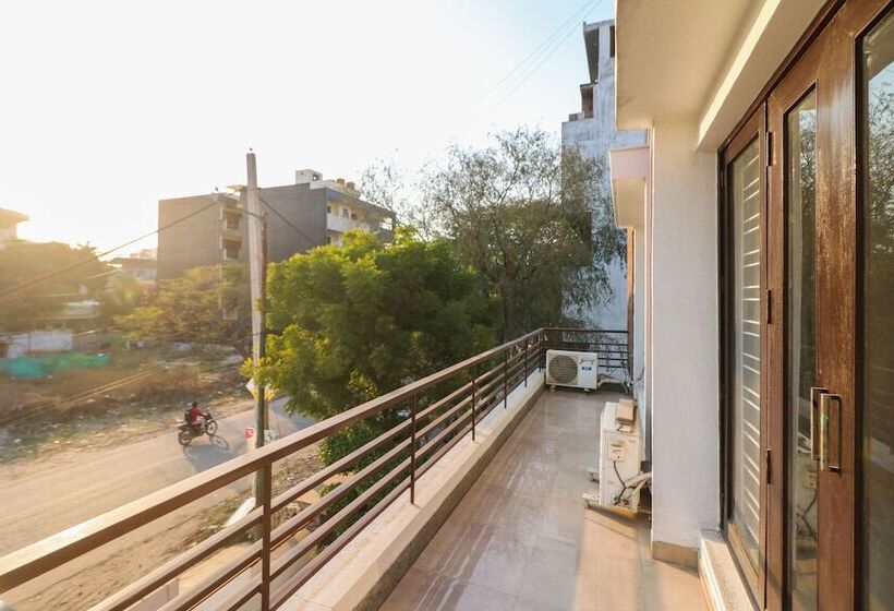 Отель Dreamz Hospitality 2