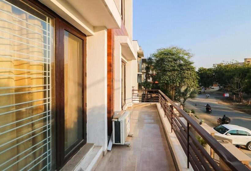 Отель Dreamz Hospitality 2