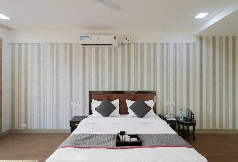 Отель Dreamz Hospitality 2