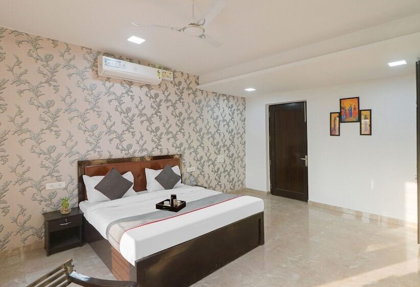 Отель Dreamz Hospitality 2