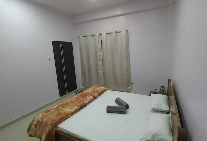 هتل Goroomgo Eco Haritage Villa Imphal