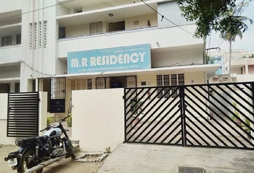 Otel Goroomgo Mr Residency Madurai