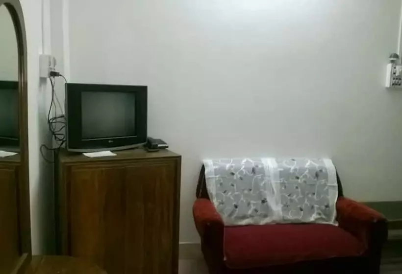 ホテル Goroomgo Prantik Agartala