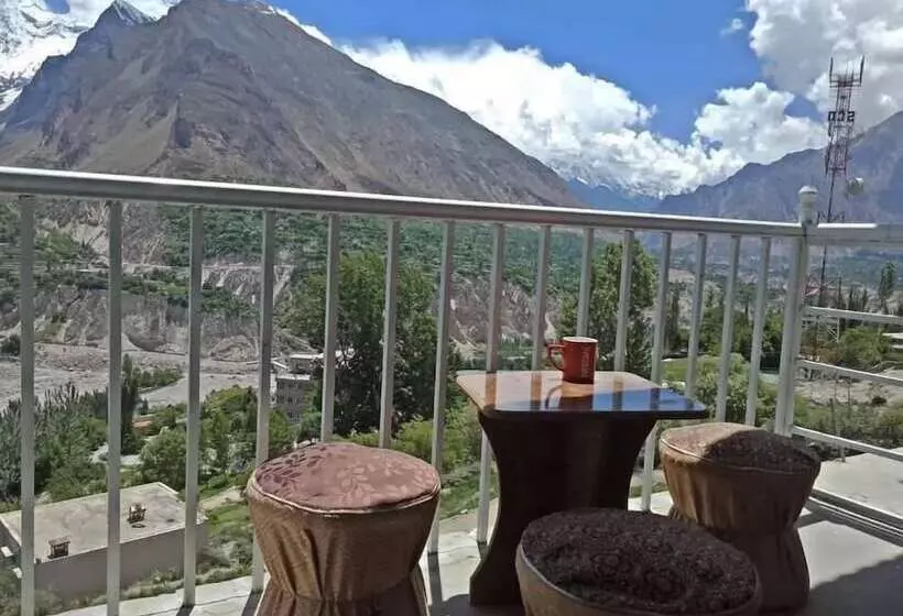 هتل Hunza Lounge