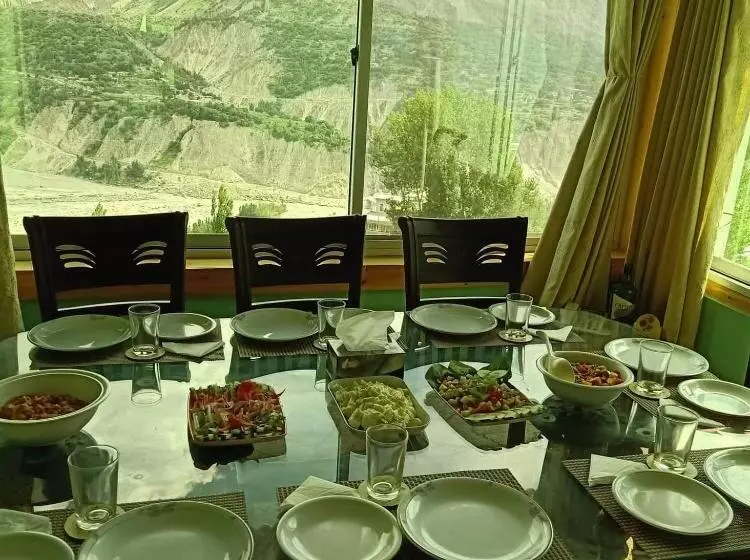 هتل Hunza Lounge