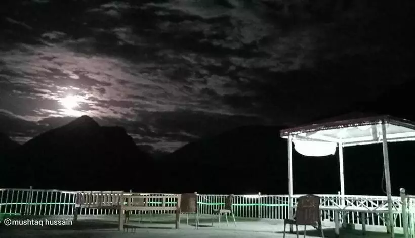 هتل Hunza Lounge