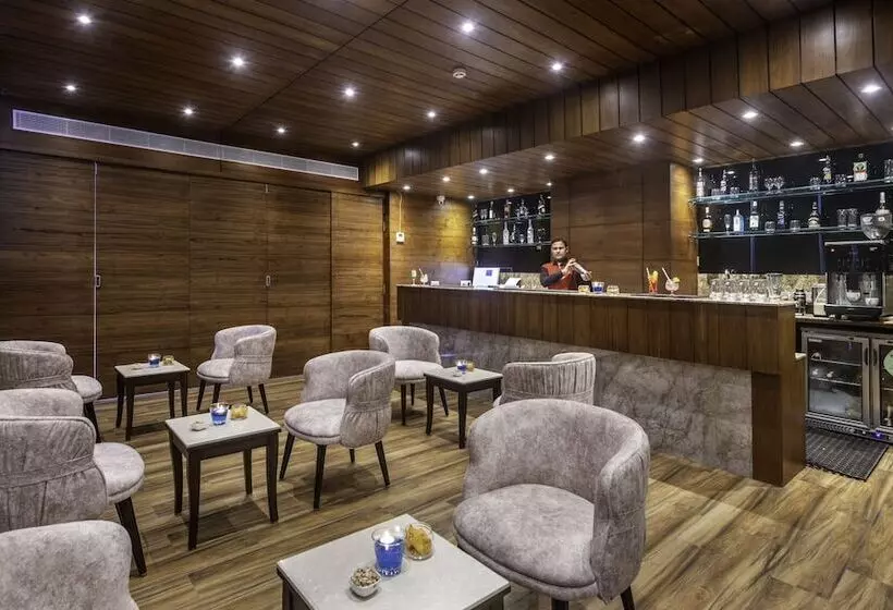 هتل Lords Inn Chandigarh Zirakpur