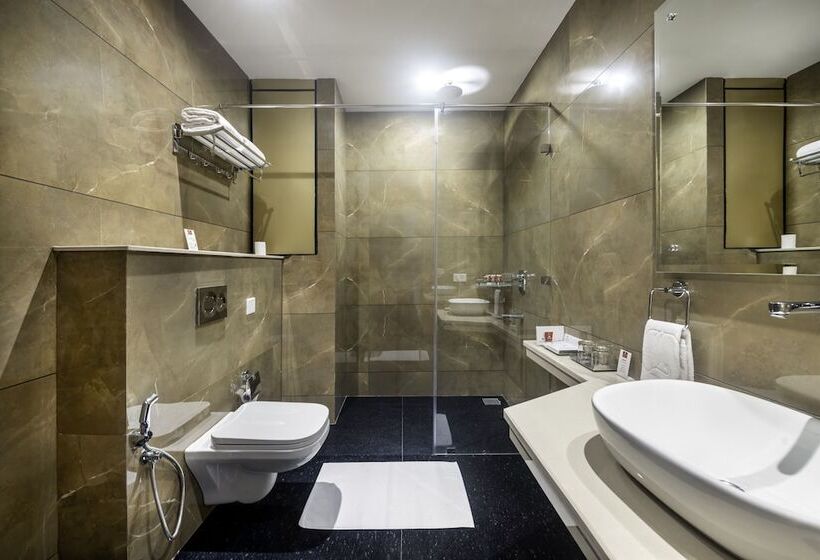 هتل Lords Inn Chandigarh Zirakpur