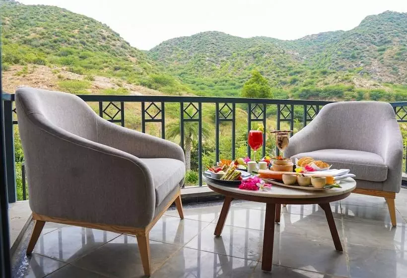 ホテル Pushkara Resort And Spa