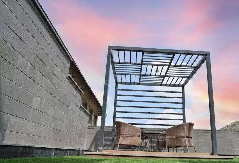 ホテル Pushkara Resort And Spa