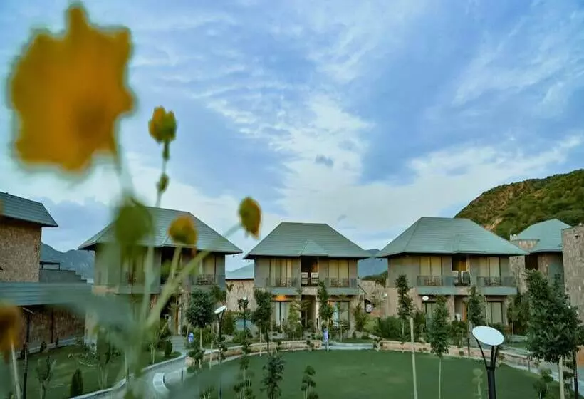 ホテル Pushkara Resort And Spa