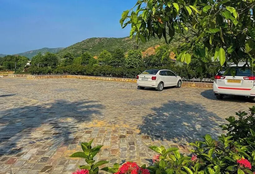 ホテル Pushkara Resort And Spa